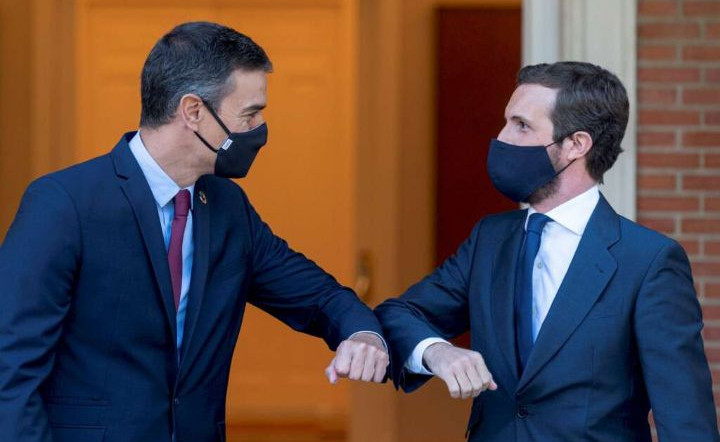 Sánchez y Casado anuncian la renovación de cuatro altos cargos cuyos sueldos públicos nos cuestan casi 500.000 euros brutos al año