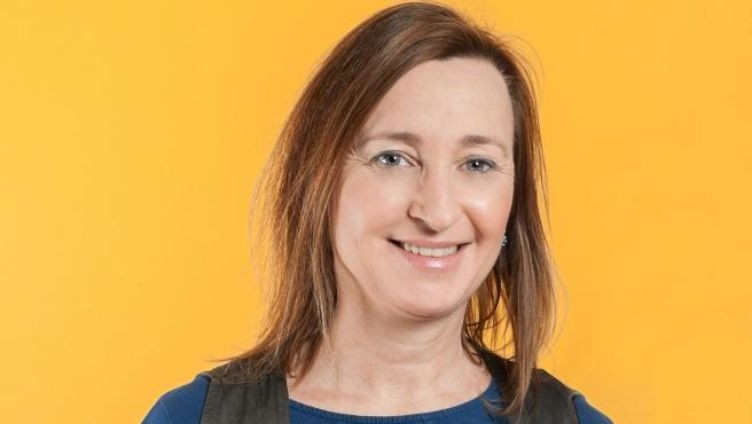 ​Maite Aymerich o dimitir y dejar de cobrar un sueldo público de 6.300 euros brutos al mes