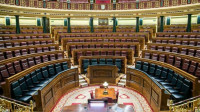 Los diputados y senadores no podrán donar los regalos de más de 150 euros que reciban por su cargo a familiares o amigos