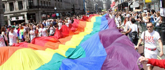 Manifestación gay Sueldos Públicos
