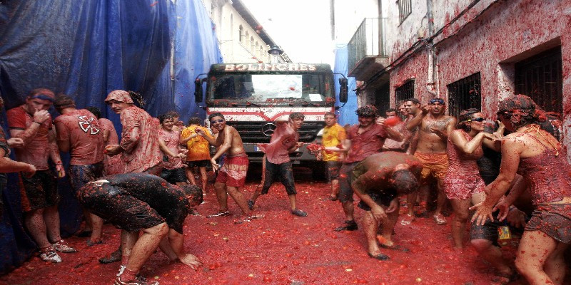 Tomatina sueldos publicos