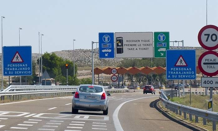 Autopista peaje sueldos publicos