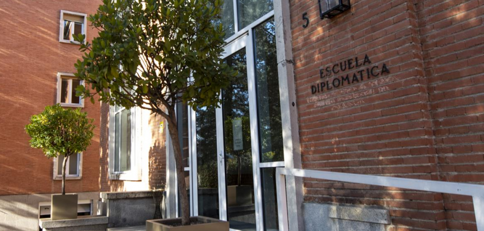 Escuela Diplomática